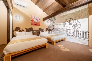 Kyoto hotel opens gorgeous traditional machiya style Hello Kitty room