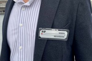 Japanese company gives employees RPG hit point meter badges to improve communication