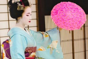 Akita Maiko hold online dance parties for children during the COVID-19 pandemic