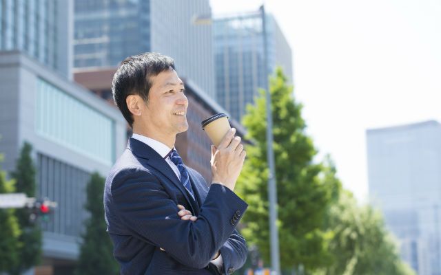 Man Arrested For Pouring 150 Yen Cafe Latte Into 100 Yen Coffee Cup At Japanese 7-11