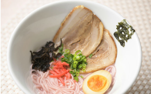 80-Year Old Tokyo Noodle Maker Teams Up With Hello Kitty For Pink Tonkotsu Ramen
