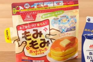 Japanese “Massage And Squeeze” Pancake Mix In A Bag Makes For Easy Prep And Little Cleanup