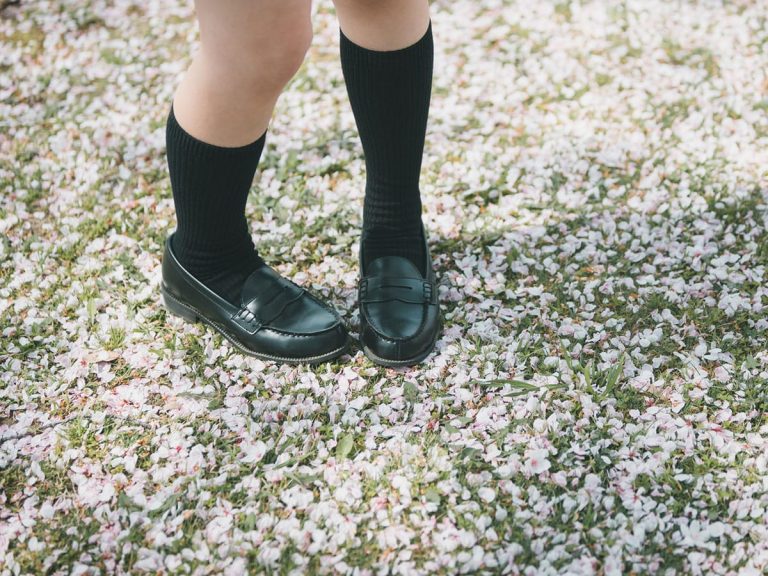 Why are so many Japanese women pigeon toed?