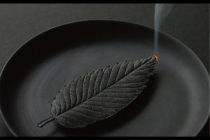 Black fallen leaf incense comes in three soothing aromas to fill your room