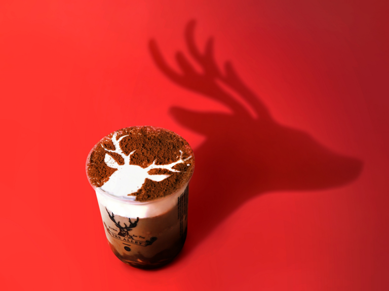 Trendy Bubble Tea Stand ‘The Alley’ Show Their Deer Love for Japan on Valentine’s Day