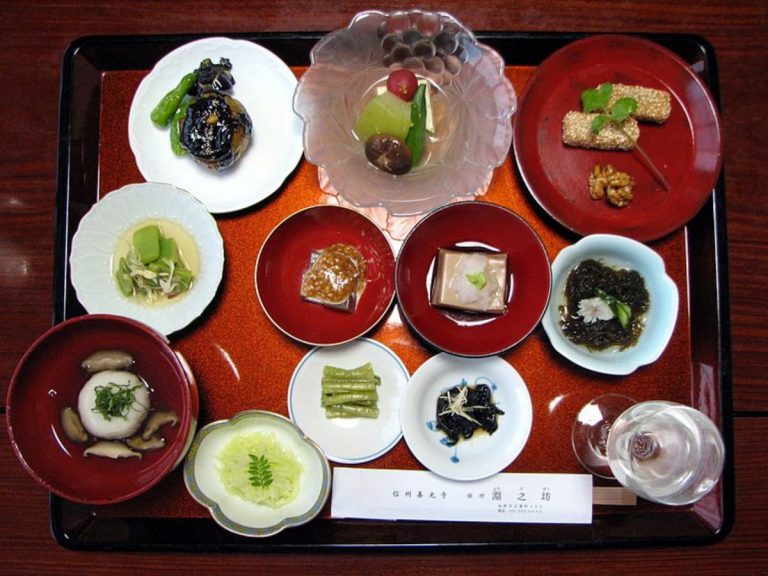 Making vegan and organic dishes in Japan