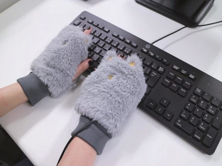 Cute and convenient items you can buy in Japan to warm up your hands and feet this winter